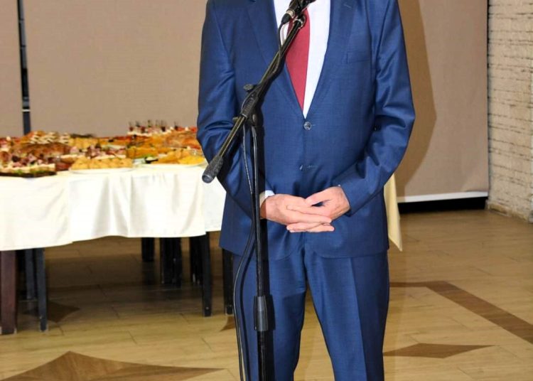 Наградиха учители и културни дейци от Асеновград