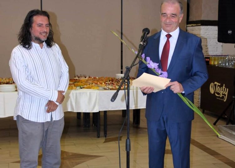 Наградиха учители и културни дейци от Асеновград