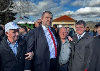 Пеевски: ДПС е едно. Доган е от земеделците