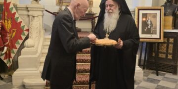 Симеон II отличи игумена на Бачково